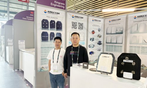 湖南头号玩家官网携最新防弹产品亮相法国欧洲国际防务展