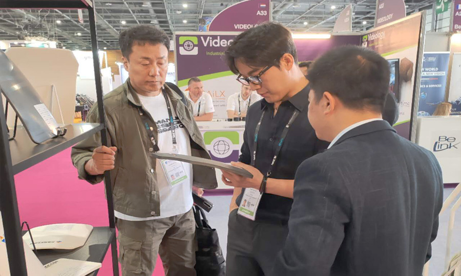 湖南头号玩家官网携最新防弹产品亮相法国欧洲国际防务展