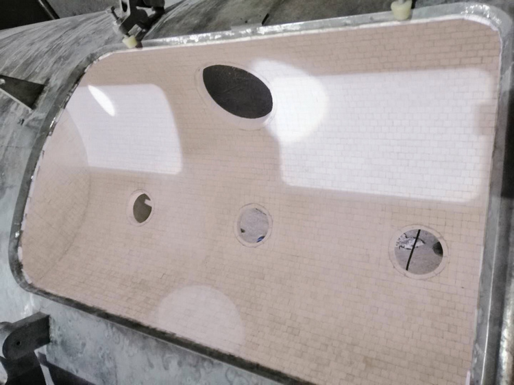 耐磨陶瓷在锂电资料混合机内的利用